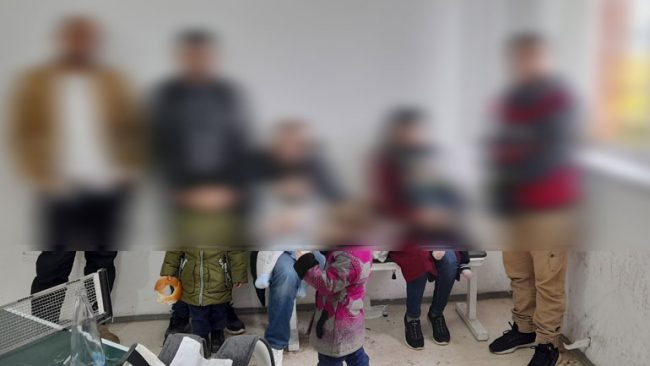 Ndalohet një person i dyshuar për: “Kontrabandim me migrantë”