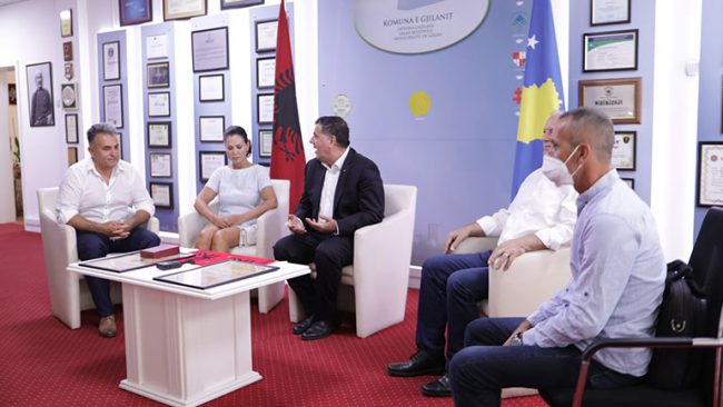 Kryetari Haziri nderon me çmime e mirënjohje të veçanta, Xhafer Lecin, Nadire Zymberin e Bajram Spahiun