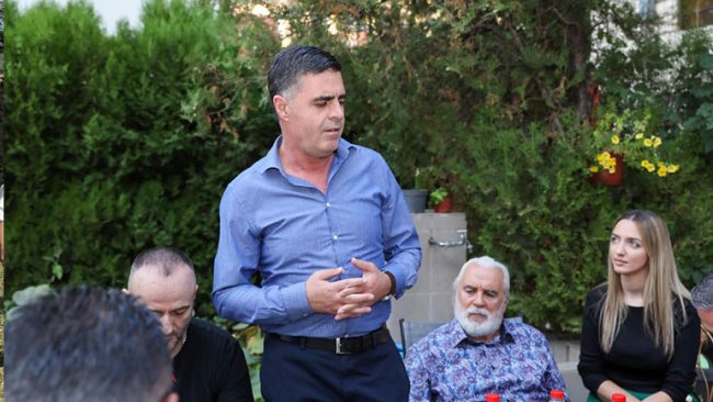 Familja Shahiqi dhe Huruglica në mbështetje të Nazim Gagicës dhe kandidates së tyre Diana Huruglica