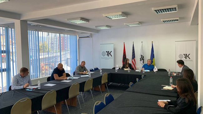 OAK priti në takim përfaqësuesin nga Programi i USAID-it për Drejtësi Komerciale