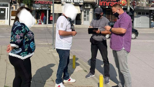 Gjilan: Zyrtarët policorë në rroba civile në kryerje të detyrës në zbatim të masave anti COVID-19