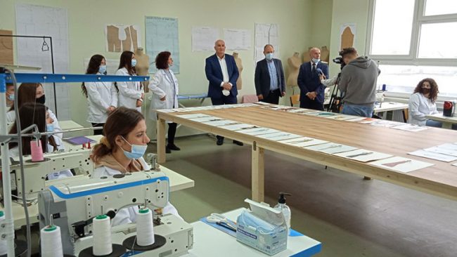 Shkolla e Mesme Profesionale “Jonuz Zejnullahu” në Viti u bë me kabinet të rrobaqepësisë
