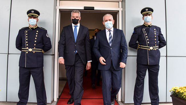 Ministri Sveçla priti në takim ministrin e Brendshëm të Austrisë, Karl Nehammer