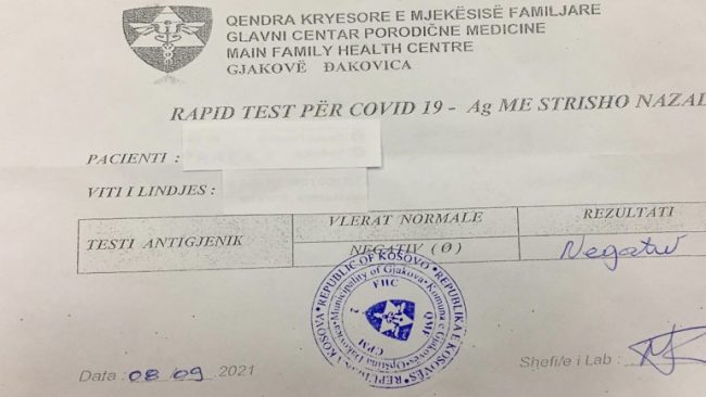 Tentuan të dalin nga Kosova me teste të falsifikuara të COVID-it, ndalohen nga Policia