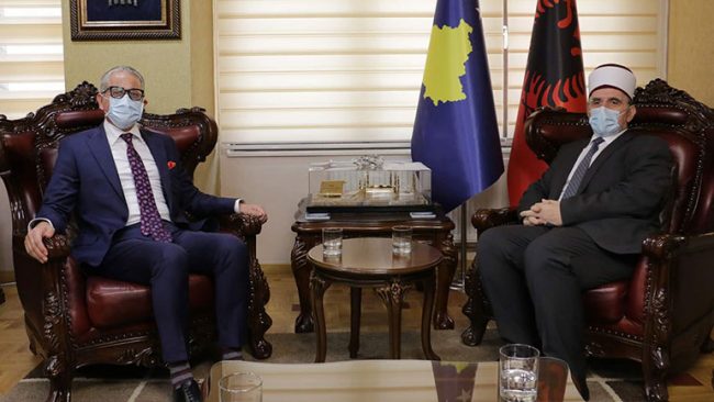Myftiu Tërnava dhe minsitri Vitia flasin për parandalimin e pandemisë globale COVID-19