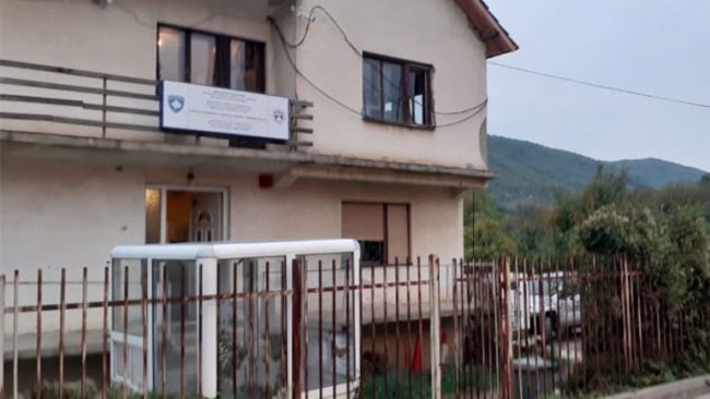Rihapet Qendra për Regjistrimin e Automjeteve në Zubin Potok