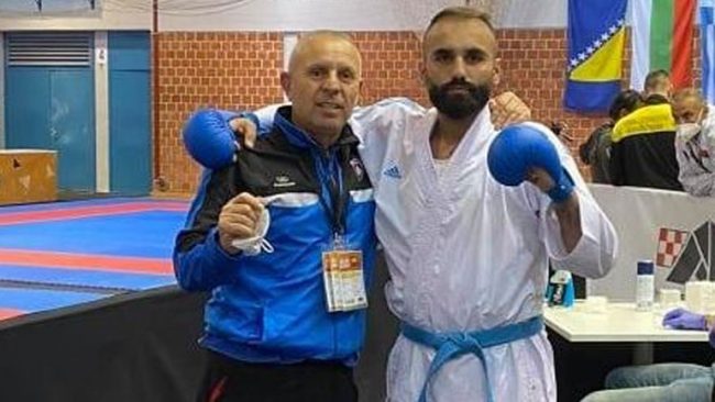 Kryetari Haziri uron karateistin Elhami Shabanin pasi u shpall nënkampion ballkanik