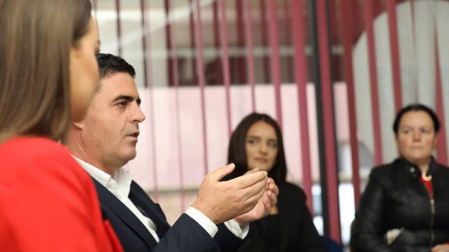 Programi ‘Aleanca me qytetarin’ ka prioritet rregullimin dhe asfaltimin e të gjitha rrugëve në qytet dhe në secilën lagje të Gjilanit