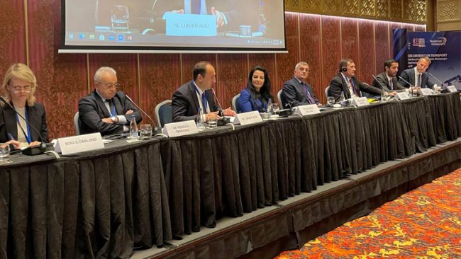 Ministri Liburni Aliu, merrë pjesë në konferencën e modernizimit të transportit për Ballkanin Përendimor