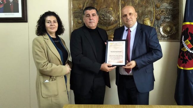 Lutfi Haziri nderon me mirënjohje prof. dr. Ahmet Maloku, për të arriturat në shkencën e sigurisë