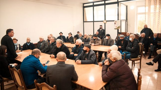 Shoqata e Pensionistëve falënderon Lutfi Hazirin: Është i vetmi kryetar që është interesuar për hallet tona dhe na ka mbështetur gjithmonë