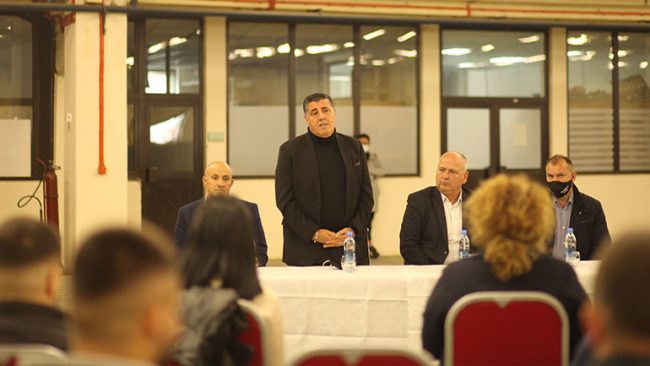 Haziri viziton Premium Tabacco Group: Përfundimisht duhet të hiqet akciza në bimën e duhanit