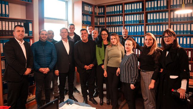 Lutfi Haziri viziton Vatanin, përgëzon Ismet Sylejmanin për sukseset dhe gjenerimin e vendeve të punës
