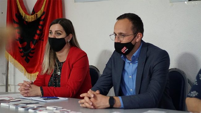 Gratë në përkrahje të Lëvizjes VETËVENDOSJE!