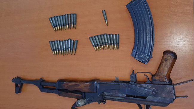Policia Kufitare arreston një të dyshuar për “Mbajtje në pronësi, kontroll ose posedim të paautorizuar të armës”