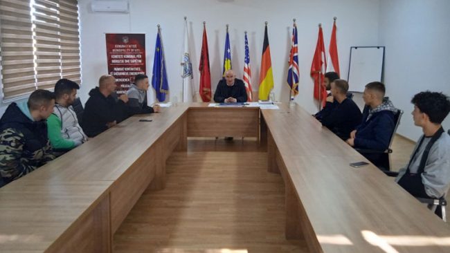 Kryetari Haliti priti në takim Klubin e Basketbollit “Vitia”, ky klub falënderon atë për mbështetjen e dhënë