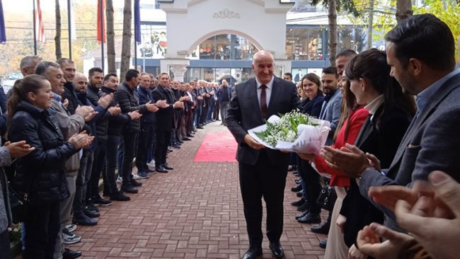 Sokol Haliti pritet nga vitiasit pas besimit që mori edhe për një mandat për ta qeverisë Vitinë