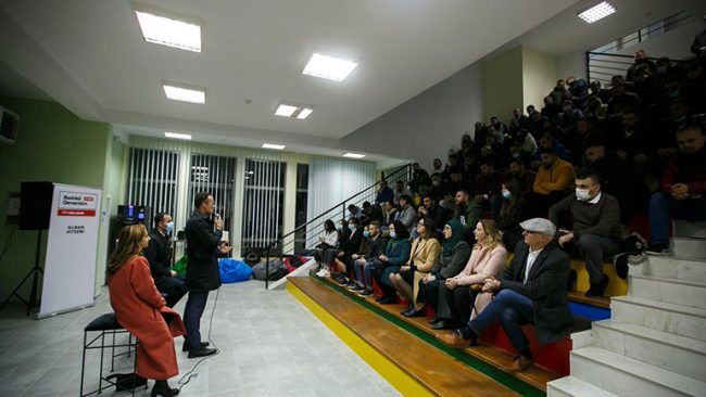 Rinia kërkon një zë të ri e udhëheqje të re