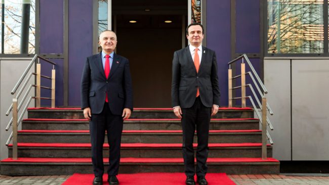 Kryeministri Kurti priti në takim Presidentin e Shqipërisë, Ilir Meta