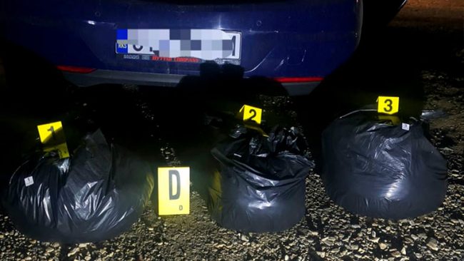 Arrestohet një i dyshuar dhe konfiskohen mbi 15 kg substancë narkotike që dyshohet të jetë marihuanë