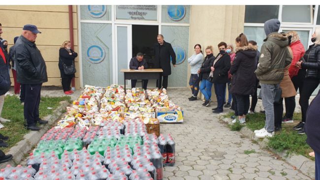 Këshilli i Bashkësisë Islame ndan 75 pako ushqimore për jetimët e Gjilanit