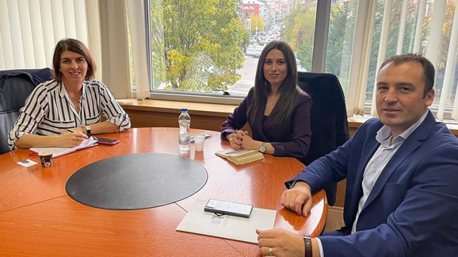 OAK kërkon nga MASHT ndërlidhjen e kuadrove me nevojat e tregut të punës