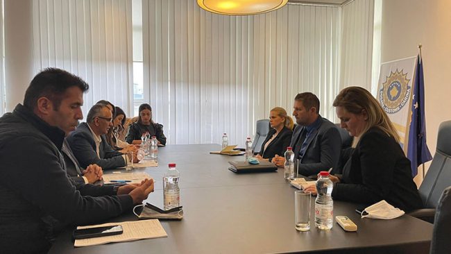 OAK dhe Dogana e Kosovës diskutojnë për problemet e bizneseve