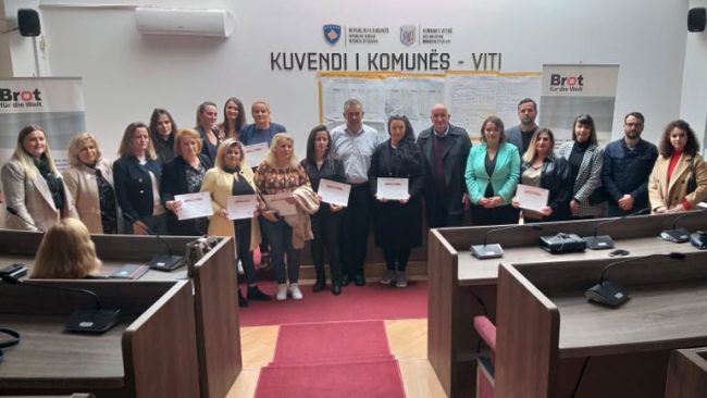 Dhjetë gra të komunës së Vitisë u certifikuan nga IADK në drejtimin e pastiqerisë