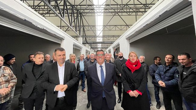 Lutfi Haziri: Ashtu siç jemi dakorduar, sot Tregun e Gjelbër po ia dorëzojmë tregtarëve