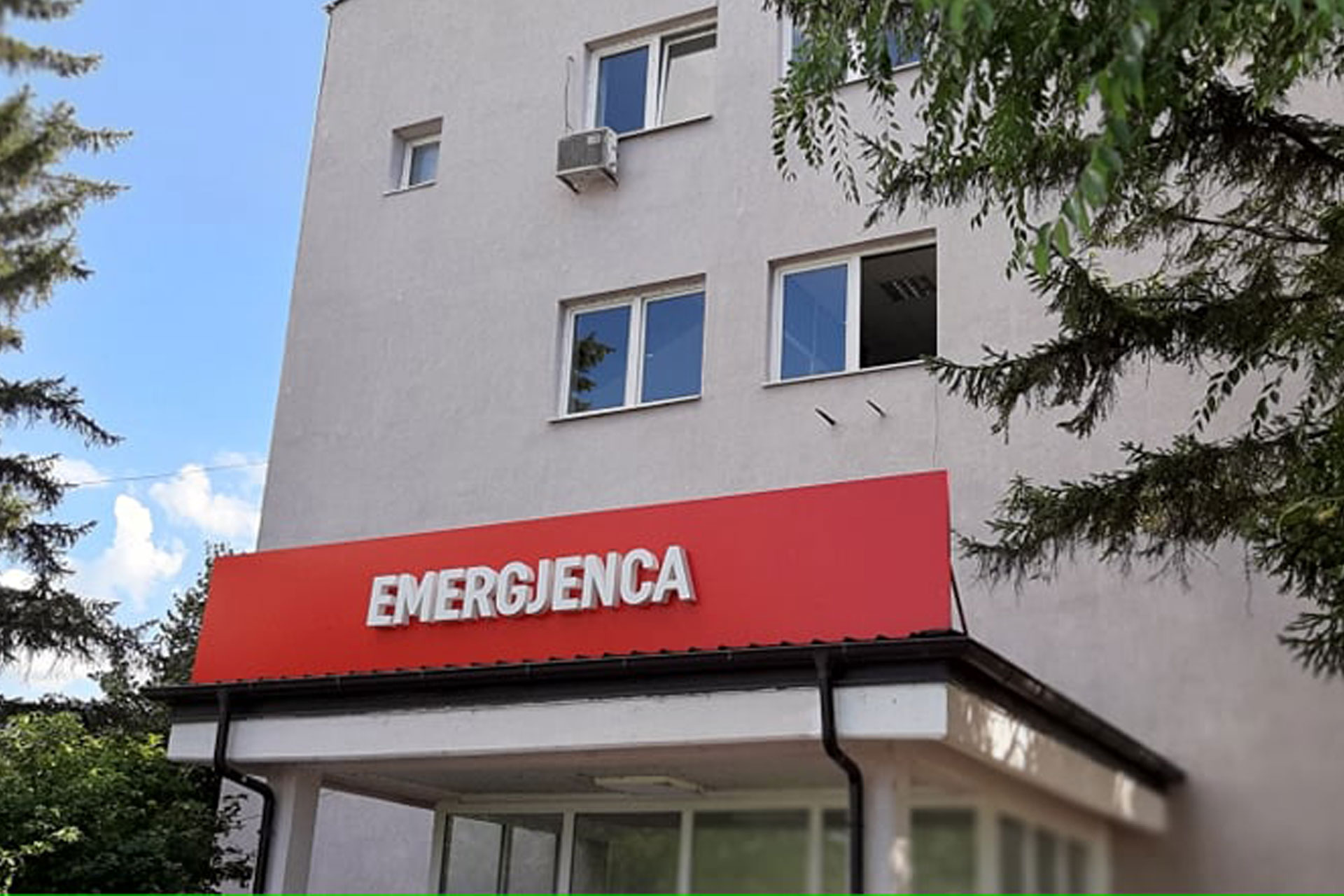 Derisa kanë qenë duke punuar në ndërrimin e njehsorëve, janë goditur nga rryma