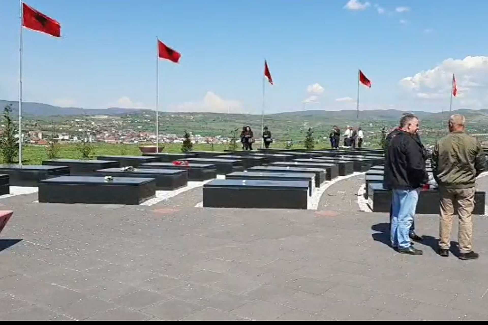 Në ditën e tyre, nderohen Dëshmorët e Kombit të të gjitha trojeve