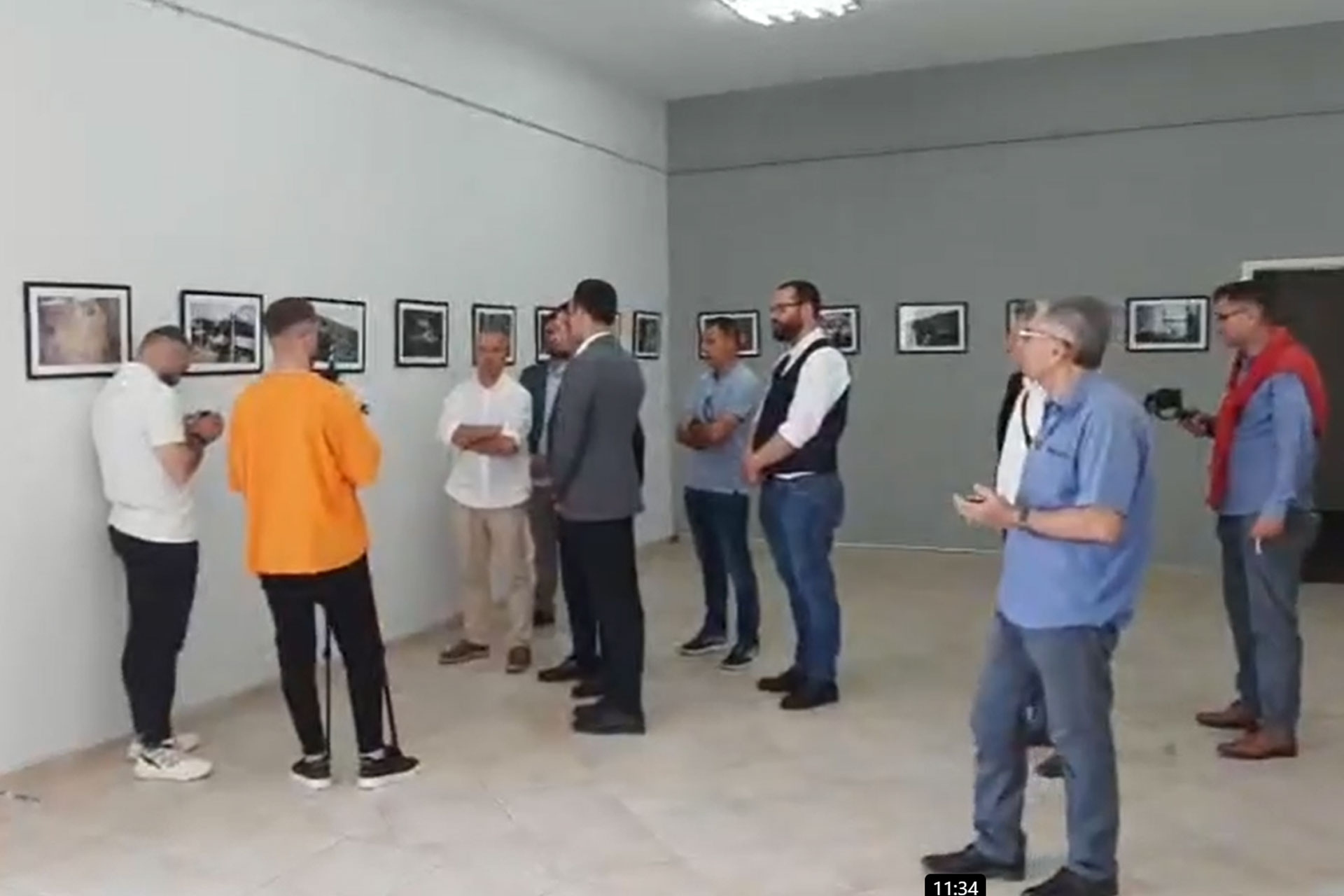 Hyseni e Çeku vizitojnë Ekspozitën me fotografi dokumentuese nga Masakra në Llashticë