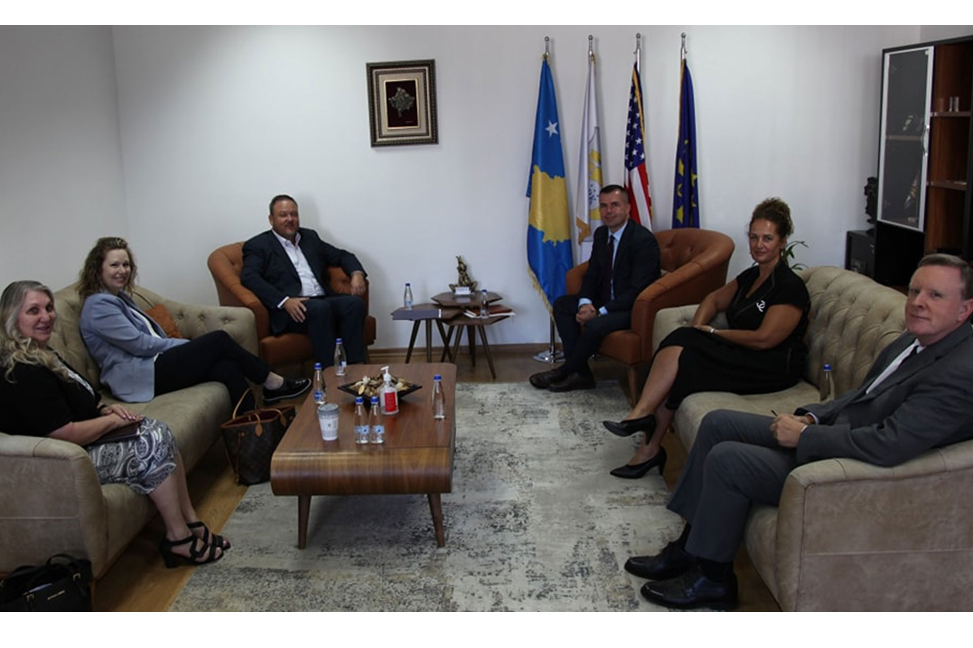 Falënderues ndaj ambasadës amerikane dhe Byros Ndërkombëtare për Lëndë Narkotike dhe Zbatim të Ligjit për ndihmën e dhënë për IPK-në