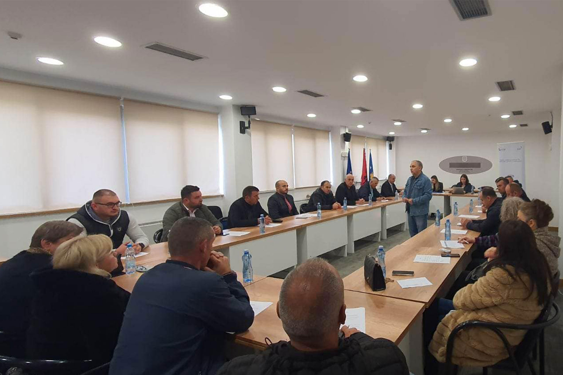 Dardanapress mbanë trajnimin me kryetarët e këshillave të fshatrave