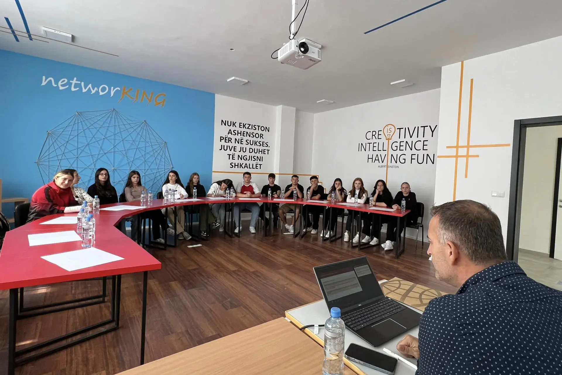 Mbahet sesion Informativ mbi Identifikimin dhe parandalimin e dhunës në baza gjinore dhe diskriminimit