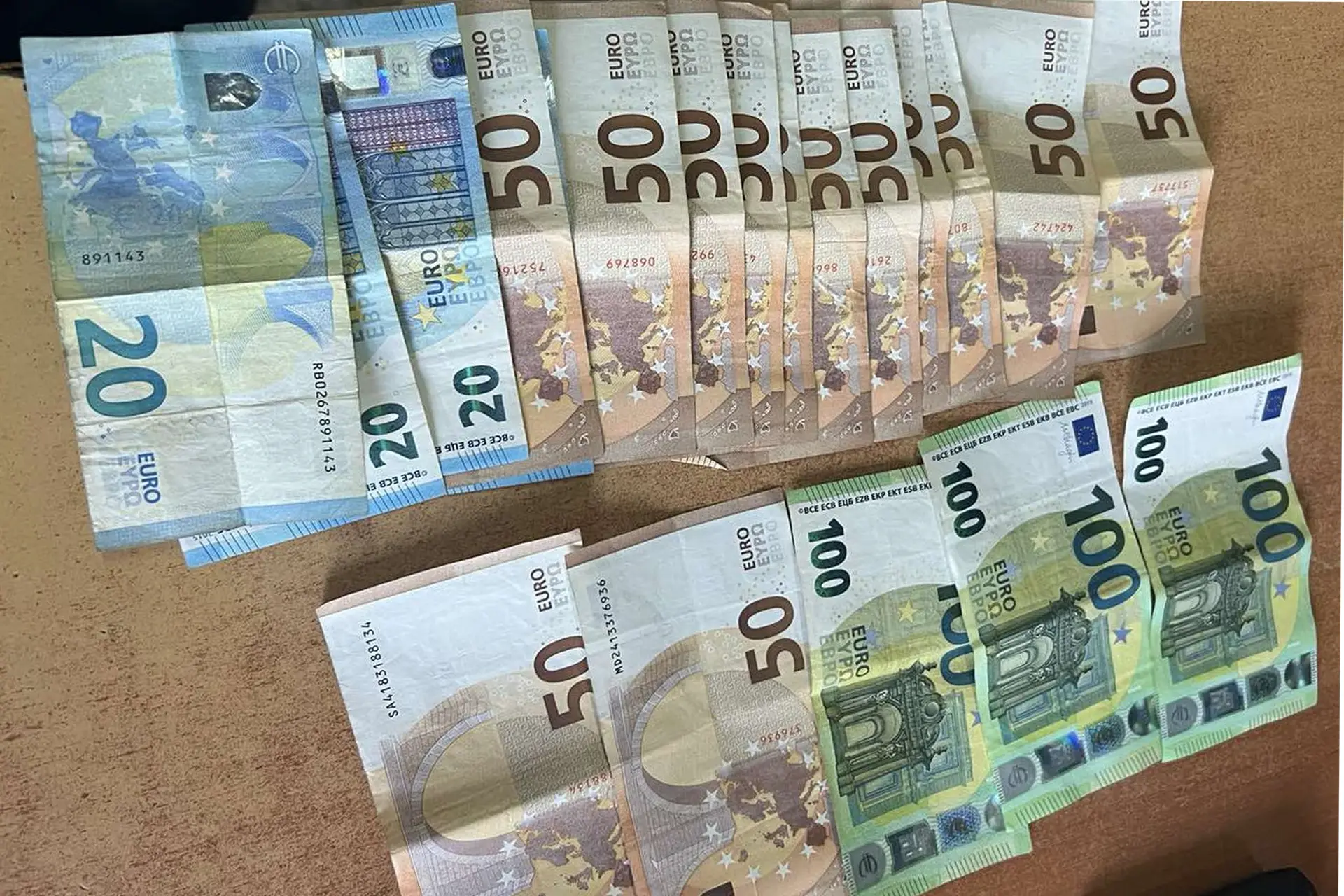 Gjest human, e gjejnë portofolin me të holla e dokumente, e dorëzojnë në polici