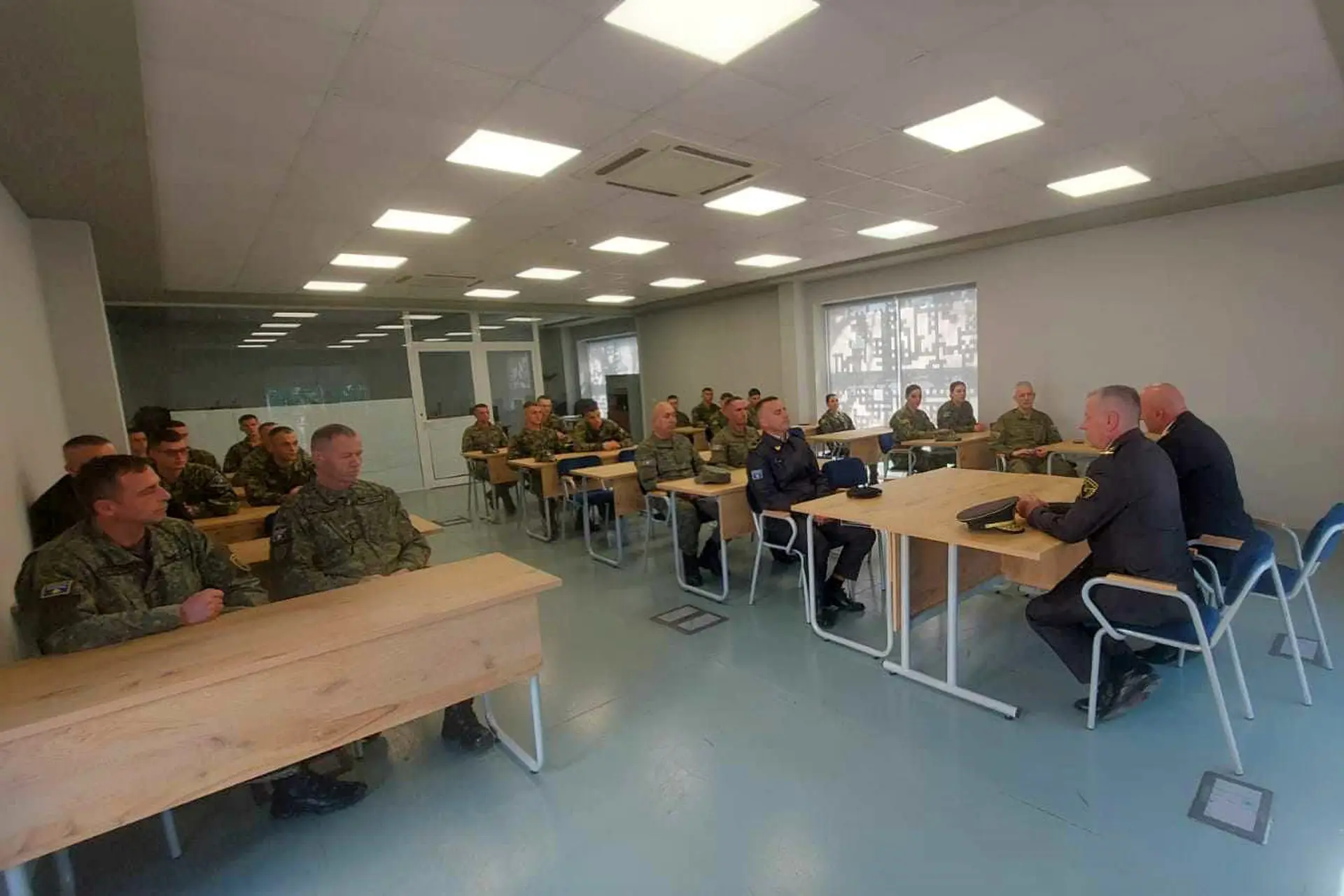Gjeneralët e FSK-së ligjëruan në “Kursin e Lartë të Sigurisë dhe Mbrojtjes” në Shqipëri