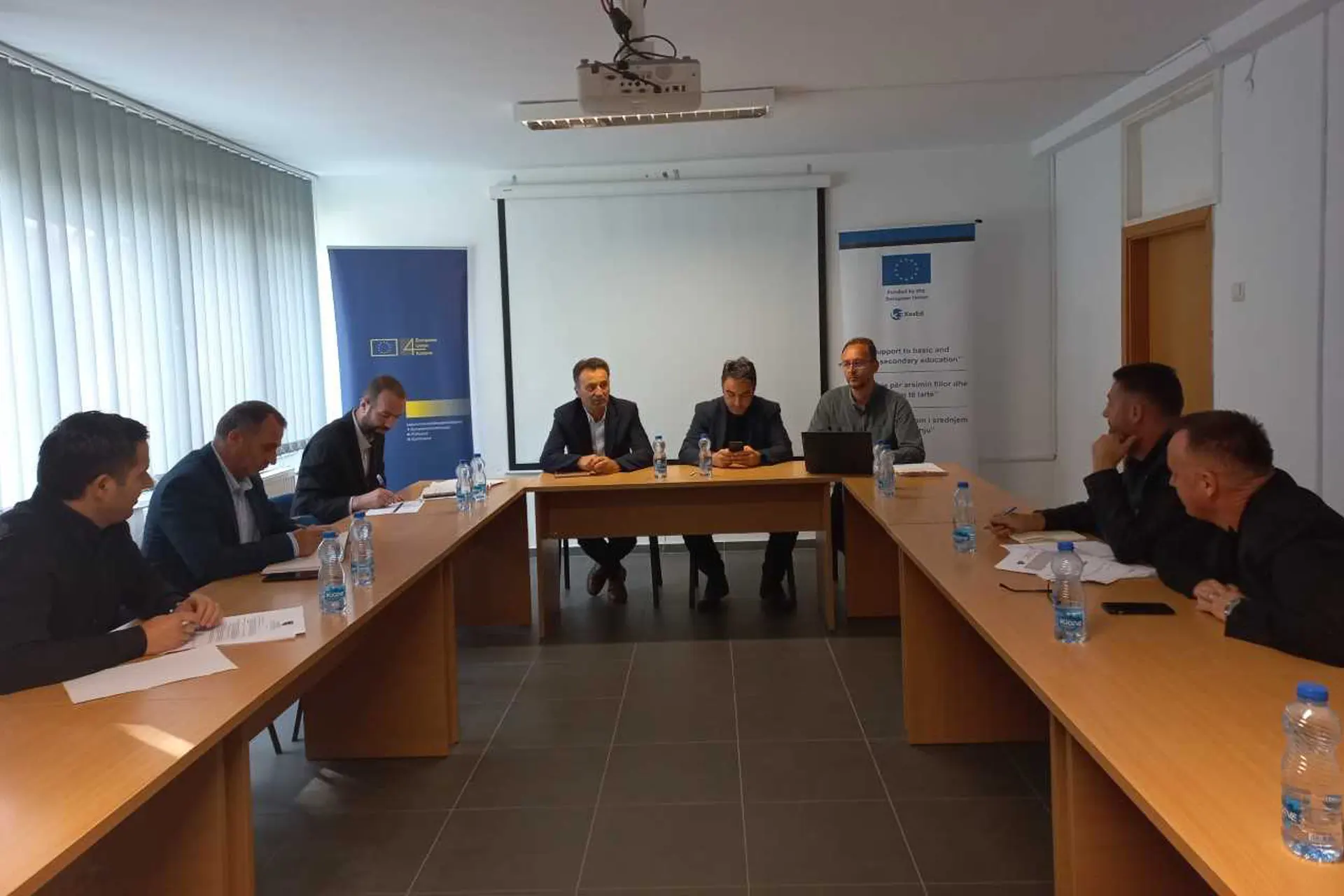Prezantohet Rregullorja për përzgjedhjen e drejtorëve, zv.drejtorëve, mësimdhënësve dhe personelit arsimor
