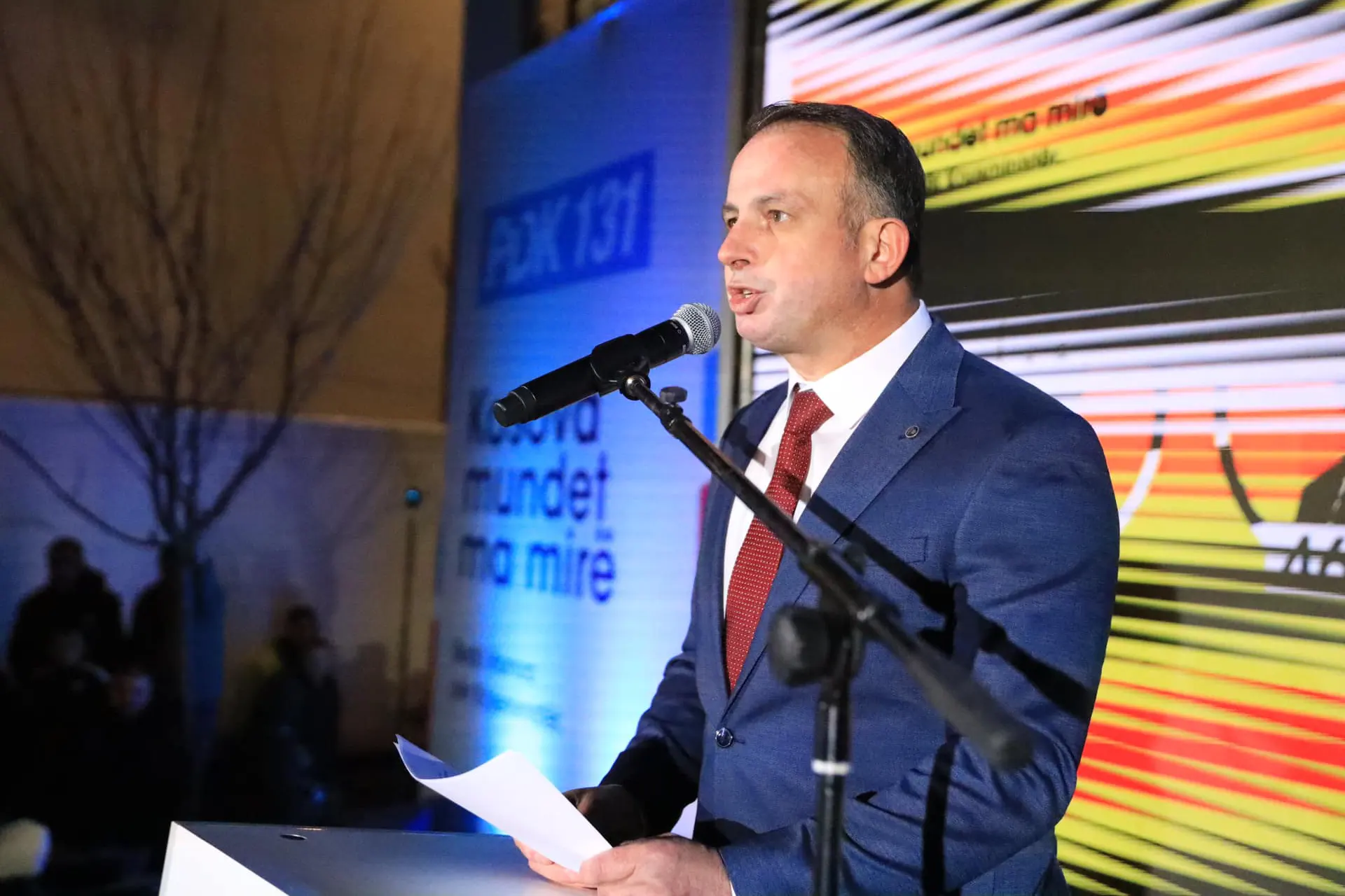 Riad Rashiti: Gjilani po mbytet në kaos, e kryetari i komunës po bredh fshatrave për foto