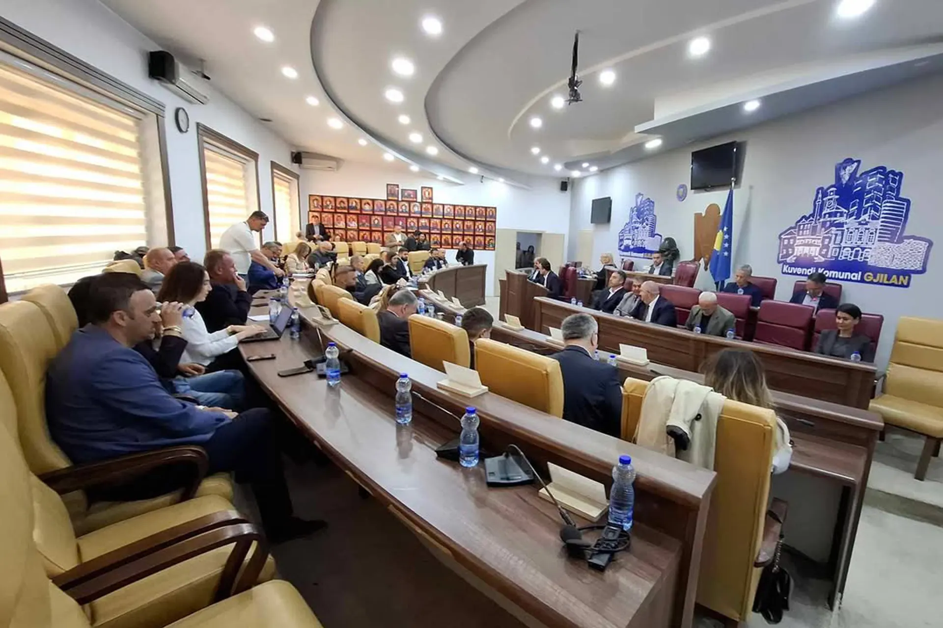 Sërish shtyhet për një seancë tjetër raporti i punës së kryetarit (2024), raporti financiar (2024) dhe raporti financiar janar-mars (2025)