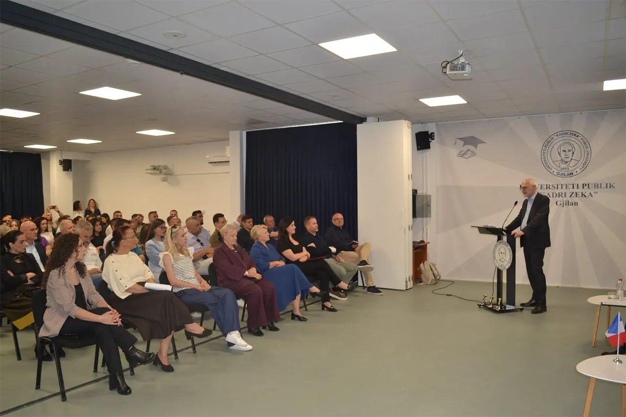Universiteti Publik “Kadri Zeka” mirëpriti Ambasadorin e Francës në Kosovë Olivier Guérot