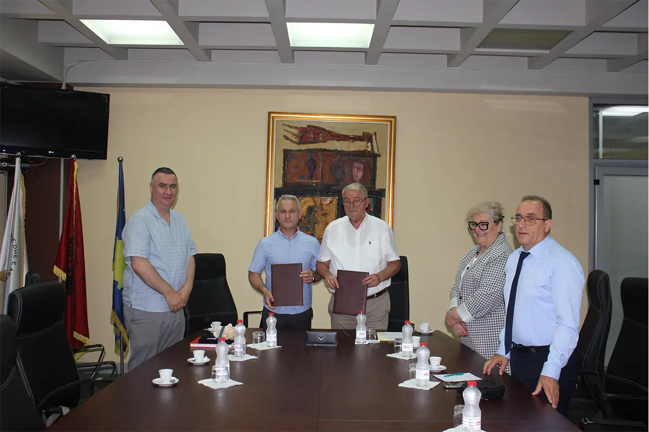 Nënshkruhet marrëveshja mes Akademisë së Shkencave dhe të Arteve të Kosovës dhe Institutit Hidrometeorologjik të Kosovës
