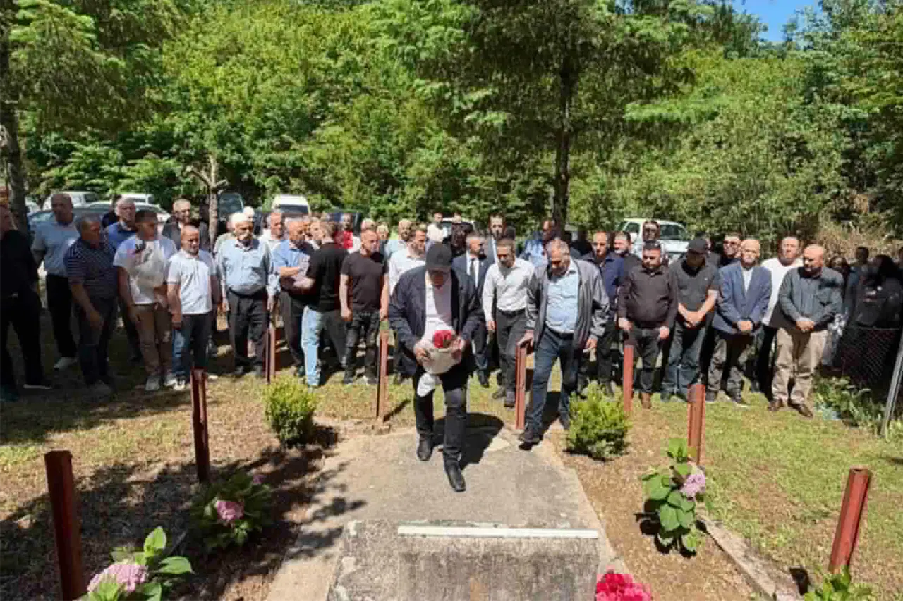 U përkujtua dëshmori Kemajl Azizi, hoamzhe edhe në Vërban