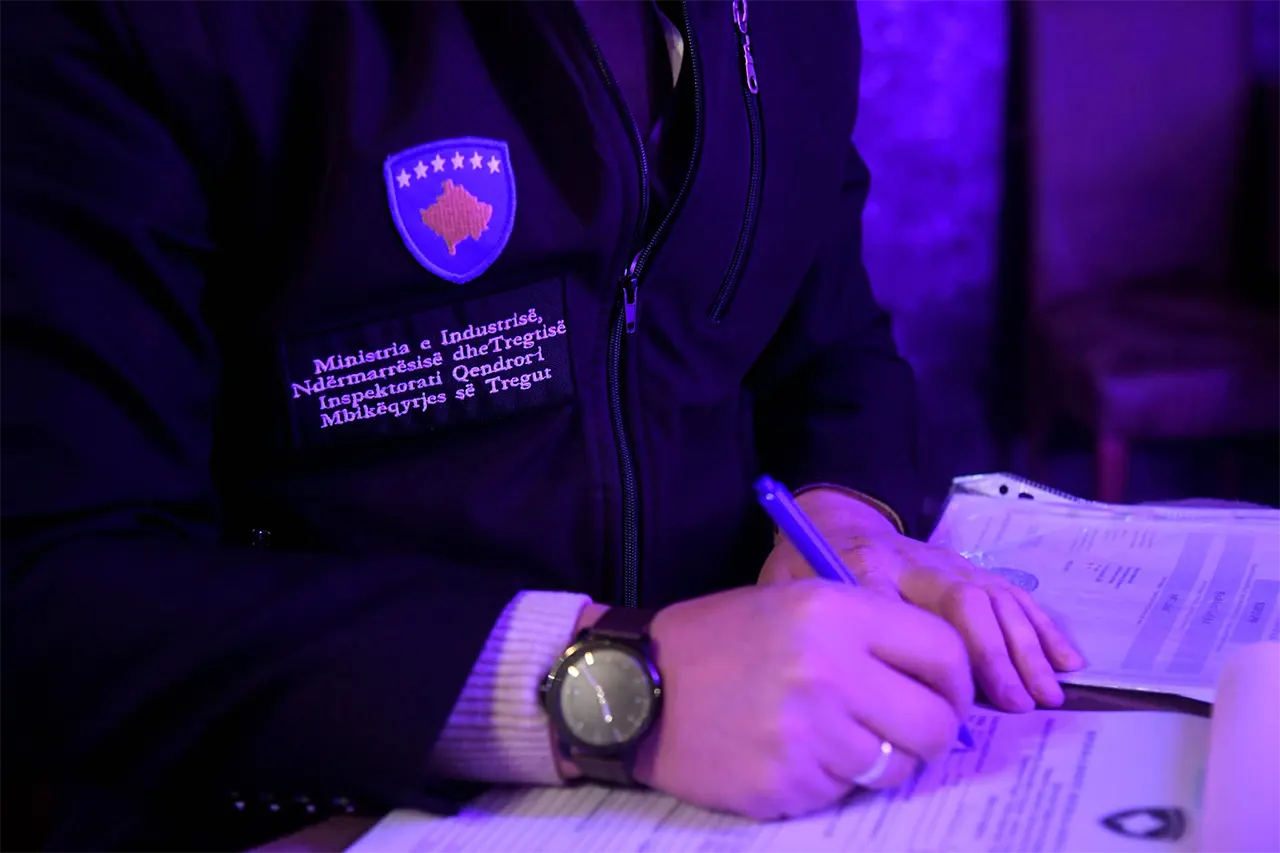 Mbyllen tri qendra masazhi dhe shqiptohen pesë gjoba