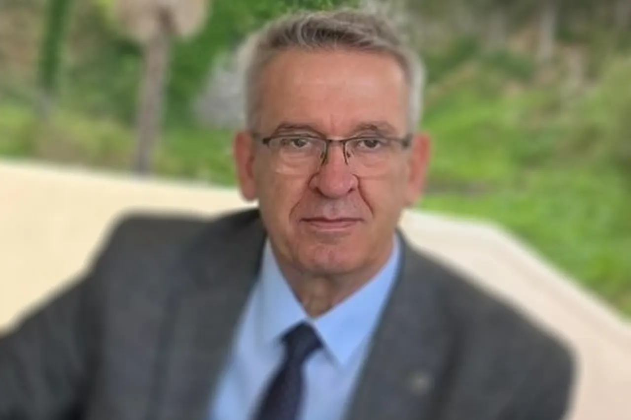Nuk ka qeverisje të mira apo të këqija, ka qeverisje të kontrolluara dhe të pakontrolluara!