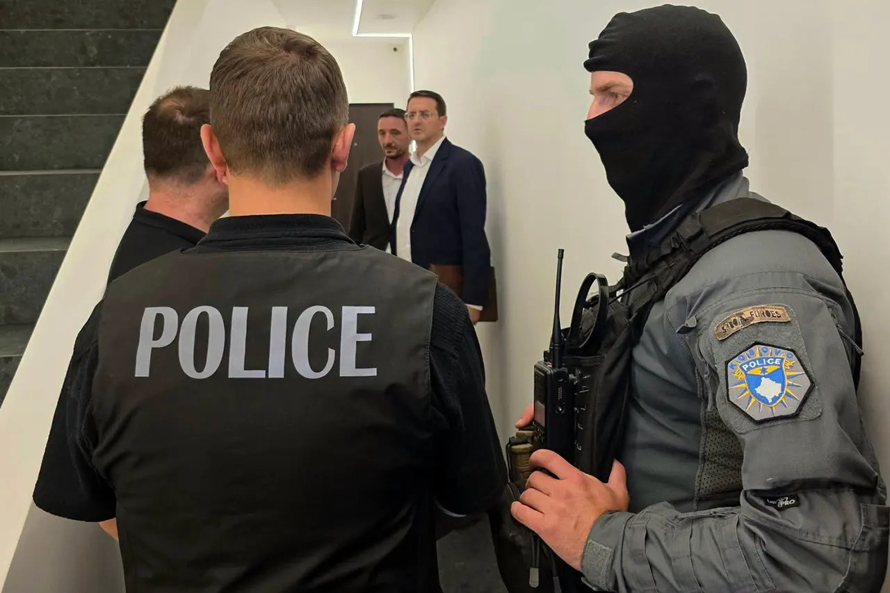 Në dy raste të ndara, Prokuroria Speciale ndalon për 48 orë 8 persona