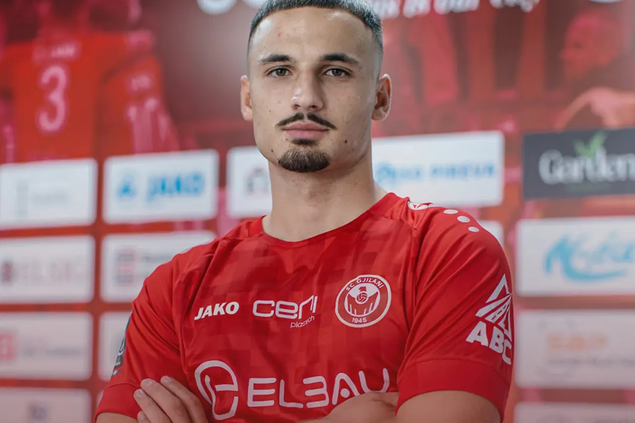 Davud Sylaj vesh fanellën “kuq e bardh”