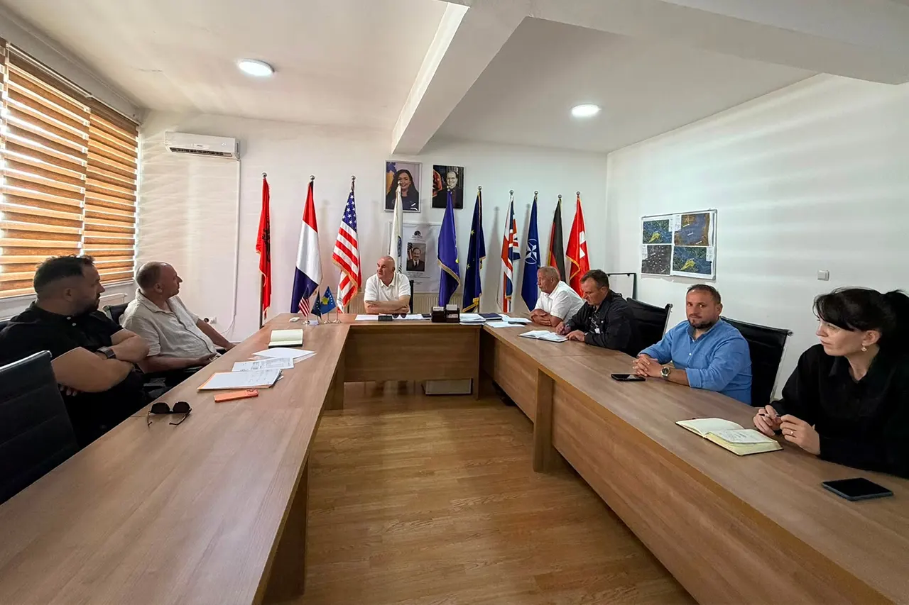 Kryetari Haliti mbajti takim për finalizimin e projektit të ujësjellësit në Fshatin e Ri