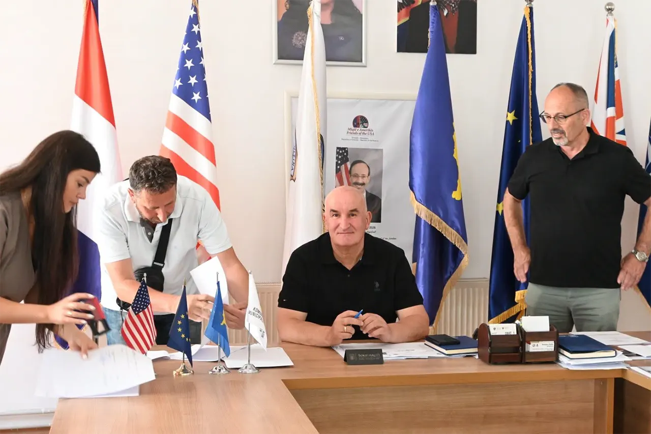 Nënshkruhen kontratat e subvencionimit me 35 përfitues në fushën e kulturës, rinisë dhe sportit