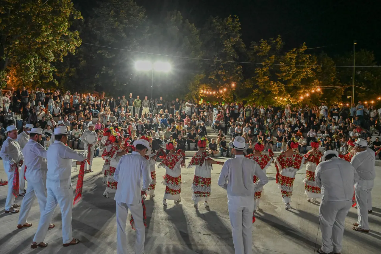 Mbahet festivali i kulturave në Kamenicë